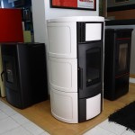 Salamandras a pellets Iside branco para aquecimento central