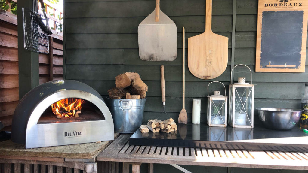 DELIVITA - Fornos a lenha para pizza, grelhados entre outros cozinhados